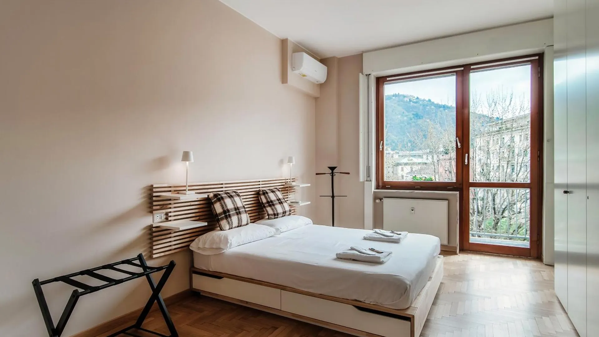 Maison De Raf Como 0*,