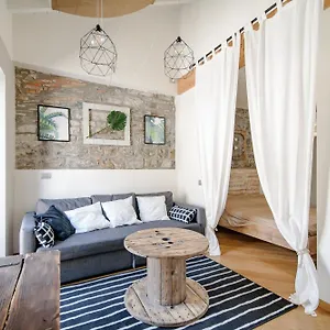 Gem Of The - Luxury Old Town Apartment